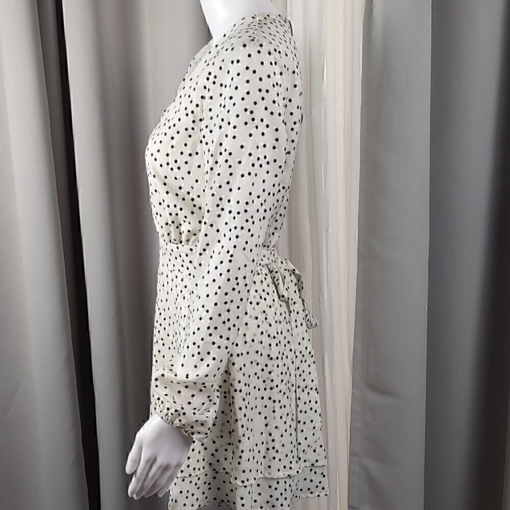 Zaful Black & White Spotted Belted Peplum Ruffle Bottom Romper Size 4 NWT - Picture 4 of 13